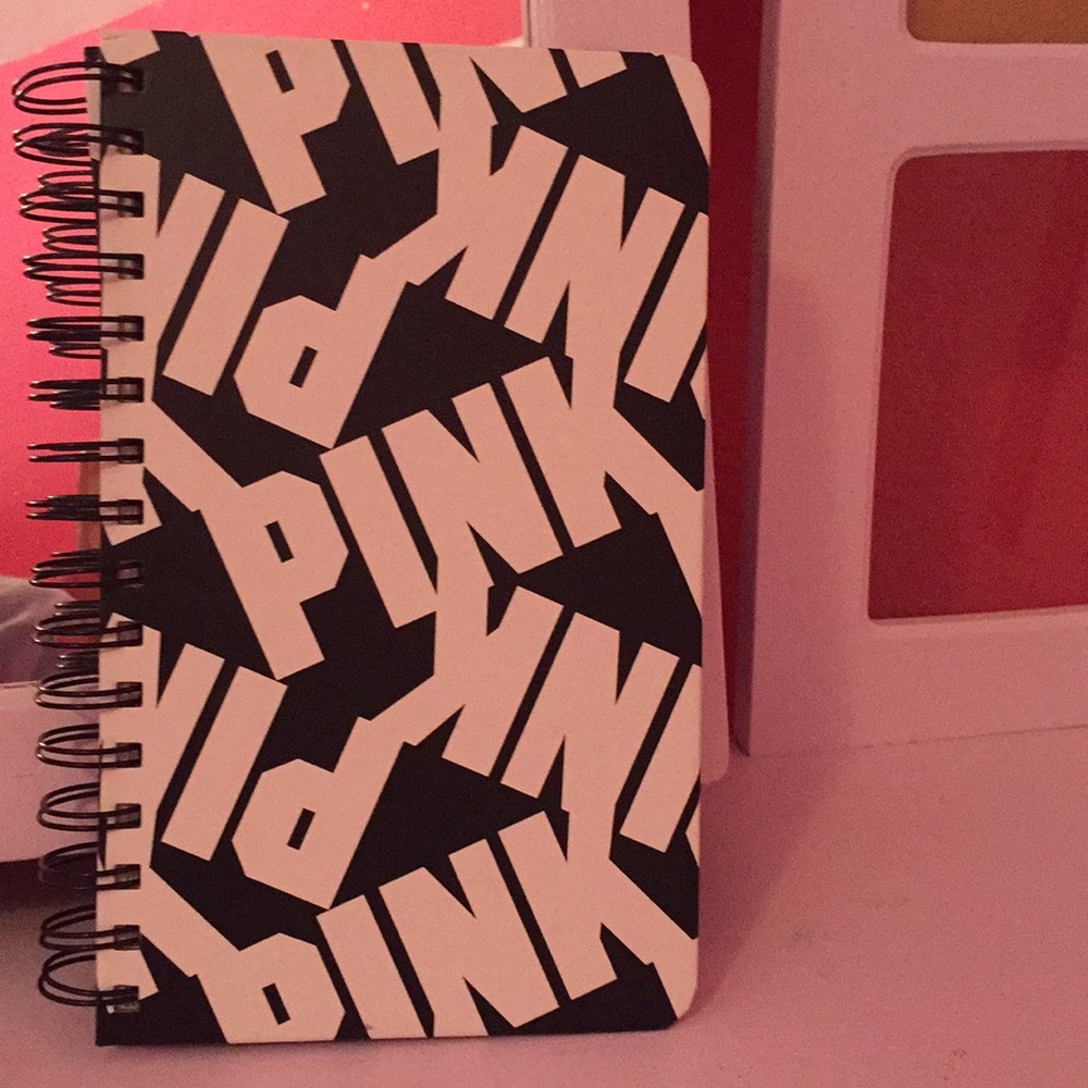 Pink Victoria secrets planner 2018-2019 never used